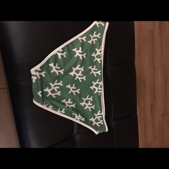 Victoria’s Secret bikini size medium - Picture 3 of 4